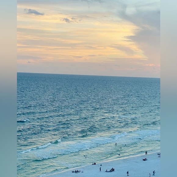 Meet your Posher, Raine - Picture 1 of 1